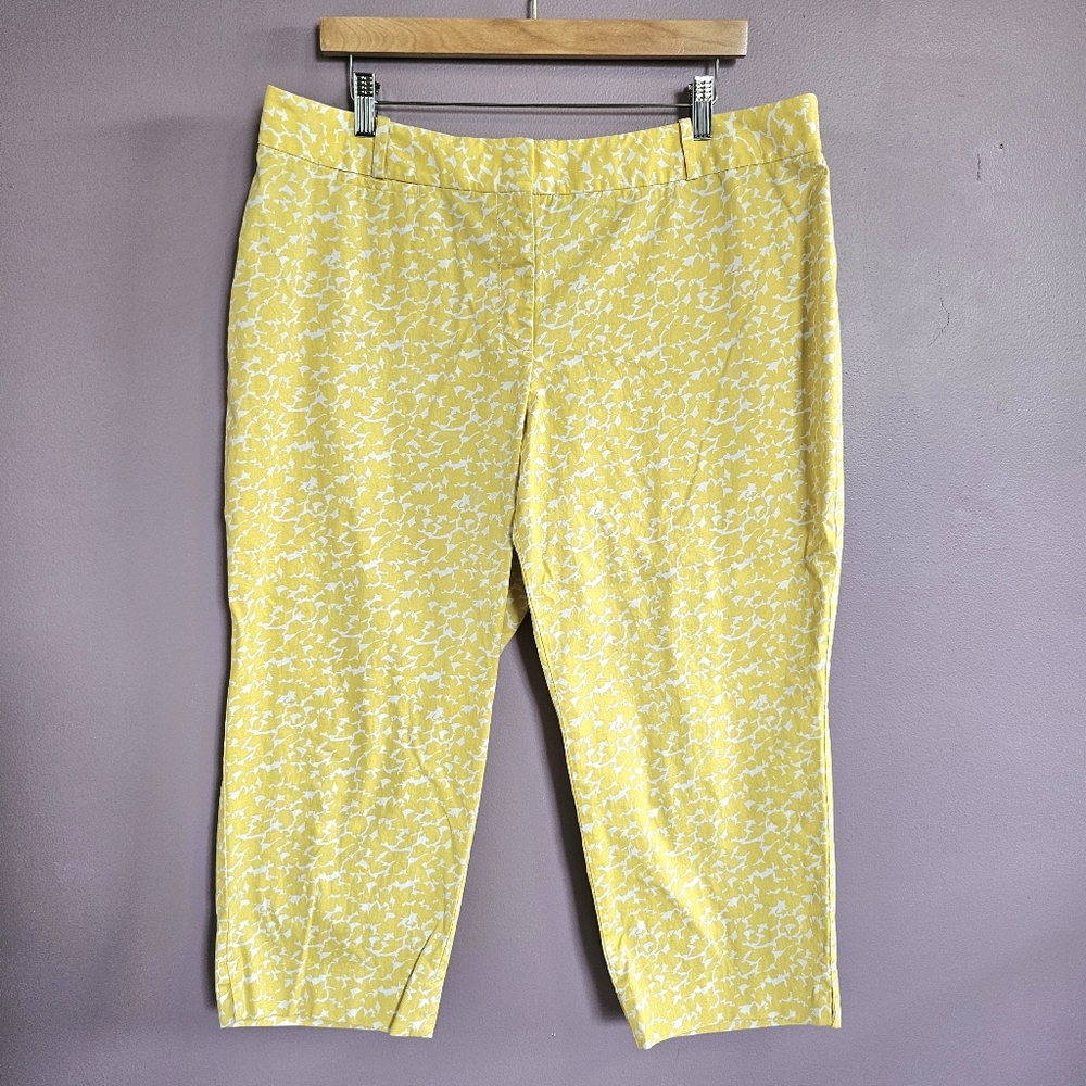 Talbots Petites Curvy Yellow & White Leaf Print High Rise Chino Capri Pants